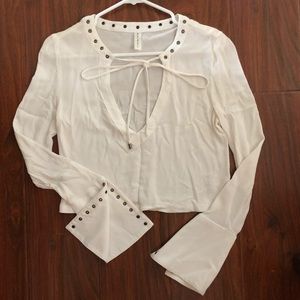White long sleeve crop top